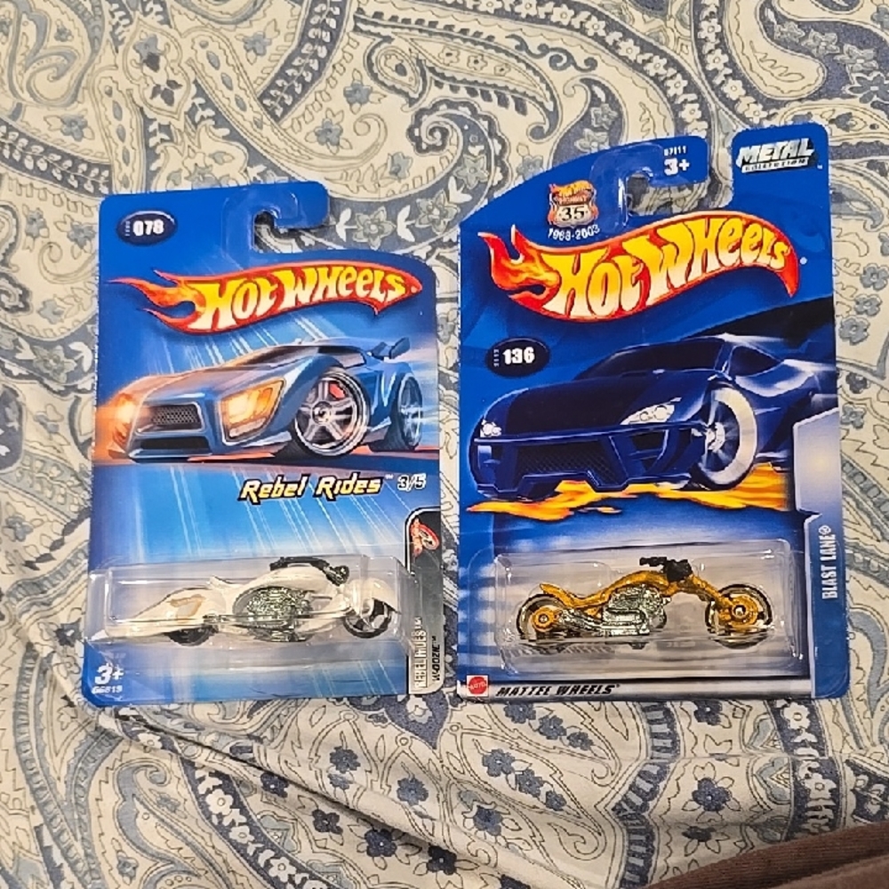 New Hot Wheels Rebel Rides and Fast Racer Set - Blue and Gold